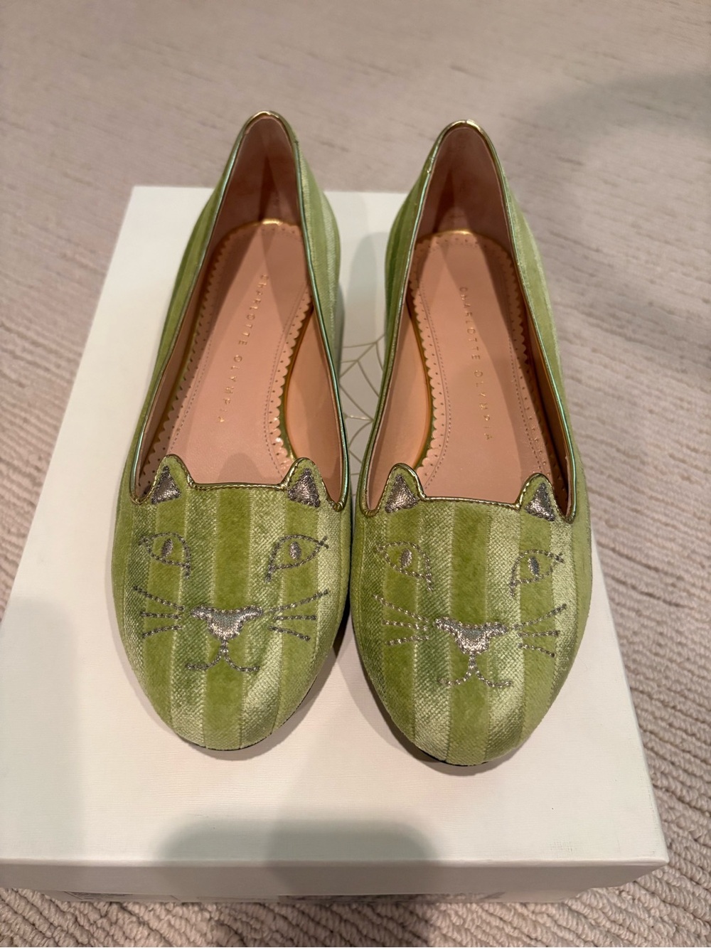 NWOT Charlotte Olympia Green Velvet Cat-Embroidered Flats in Pistachio Size 36.5